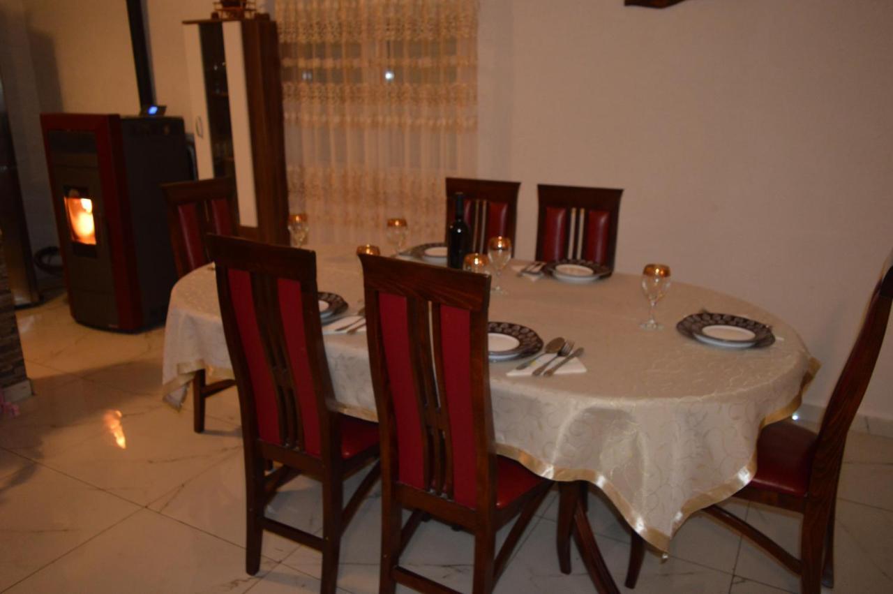 Vujas Village Pleasure Kotor Ngoại thất bức ảnh