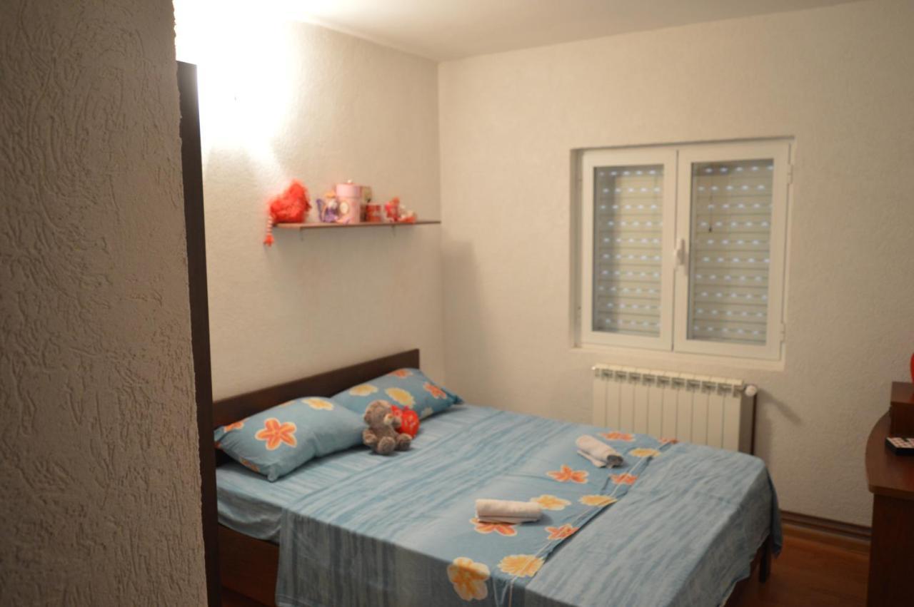 Vujas Village Pleasure Kotor Ngoại thất bức ảnh