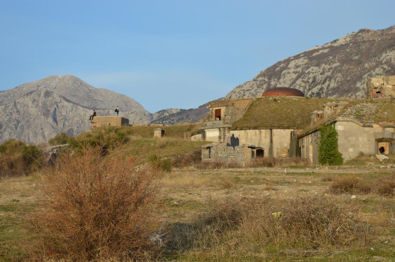 Vujas Village Pleasure Kotor Ngoại thất bức ảnh